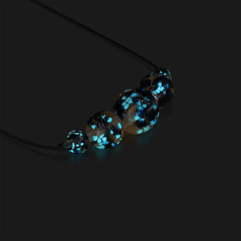 Sandsteinflamme | 925er Sterlingsilber | Glühwürmchen-Glas-Halskette mit Unendlichkeitsverschluss 